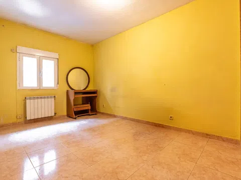 Flat in calle Piqueñas - Photo 2