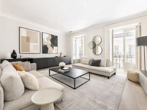 Flat in calle de Villalar - Photo 2