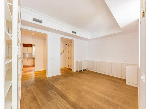 Flat in calle de Villalar - Photo 9