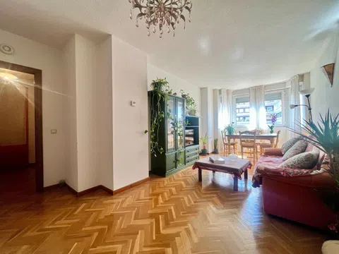 Flat in avenida de Ramón y Cajal - Photo 1