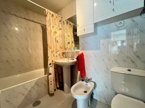 Flat in avenida de Ramón y Cajal - Photo 6
