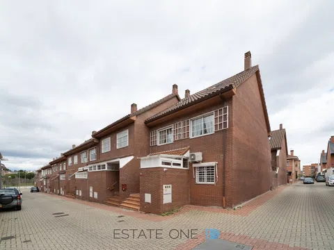 Terraced house in calle Río Águeda - Photo 1