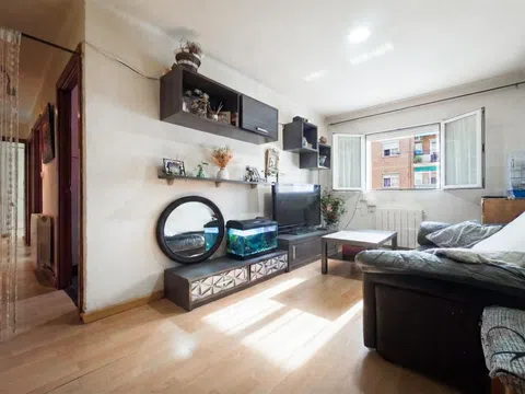 Flat in calle Prudencio Álvaro - Photo 2