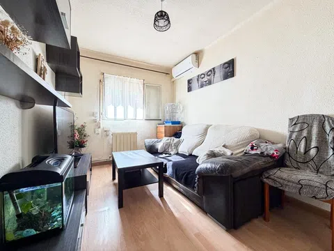 Flat in calle Prudencio Álvaro - Photo 3