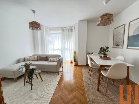 Flat - Photo 1