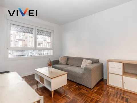 Flat in paseo de Santa María de la Cabeza - Photo 2