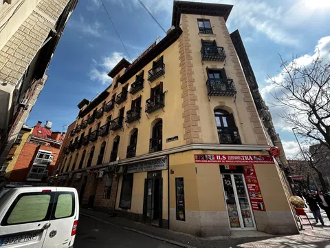 Flat in calle de Francos Rodríguez - Photo 2