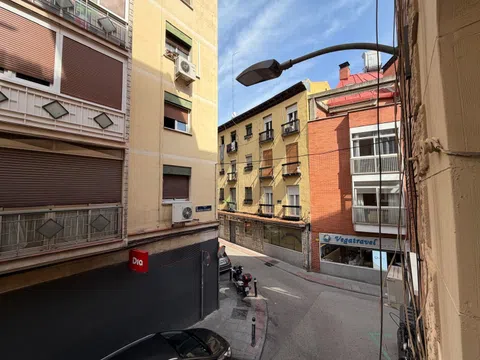 Flat in calle de Francos Rodríguez - Photo 15