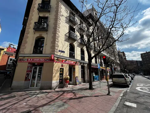 Flat in calle de Francos Rodríguez - Photo 7