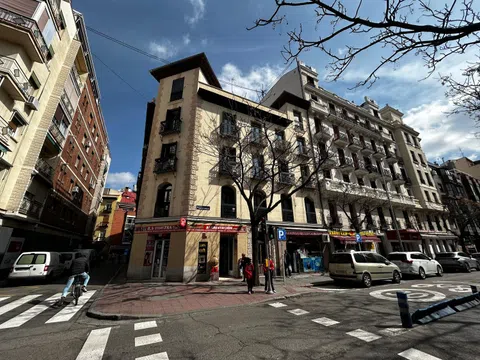 Flat in calle de Francos Rodríguez - Photo 9