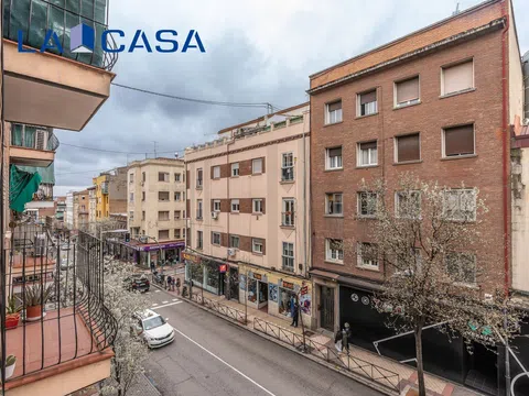 Flat in calle de Marcelo Usera - Photo 2