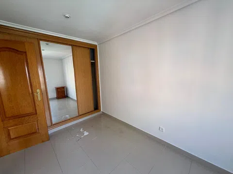 Flat in calle de Tablada - Photo 10