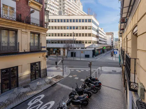 Flat in calle de Martín de los Heros - Photo 19