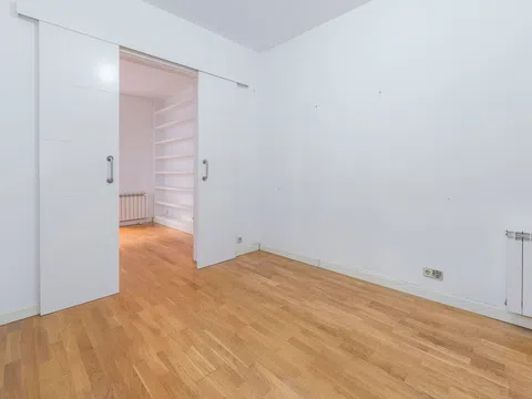 Flat in calle de Martín de los Heros - Photo 6