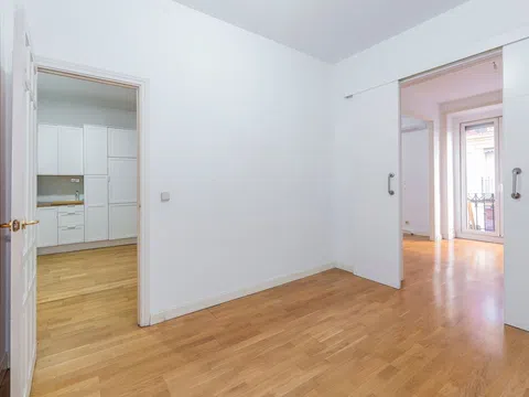 Flat in calle de Martín de los Heros - Photo 9