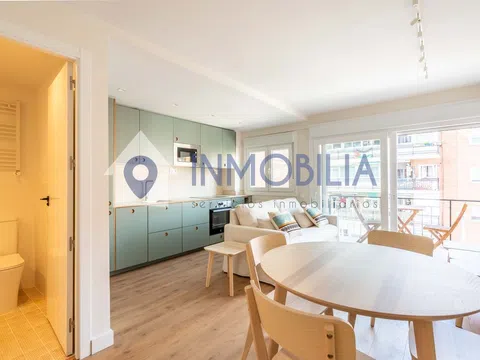 Flat in calle de Agustín Calvo - Photo 2