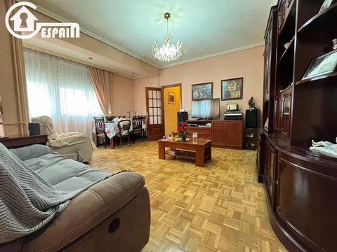 Flat - Photo 2