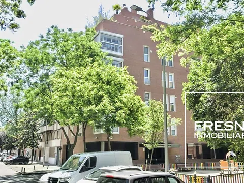 Flat in calle de Saavedra Fajardo - Photo 1