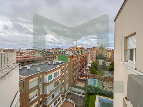 Penthouse in calle de la Infanta Mercedes - Photo 2