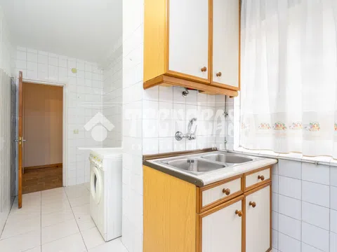 Flat in calle Lucano - Photo 12