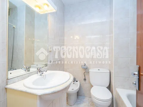 Flat in calle Lucano - Photo 16