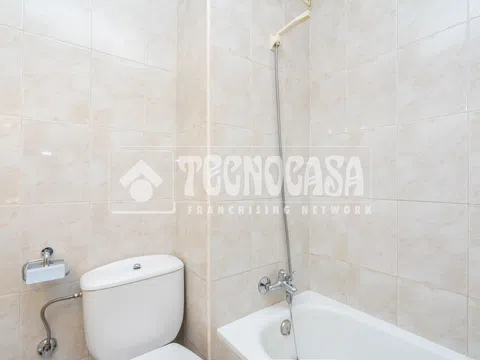Flat in calle Lucano - Photo 17