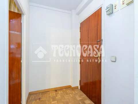 Flat in calle Lucano - Photo 18