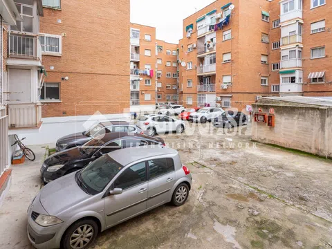 Flat in calle Lucano - Photo 19