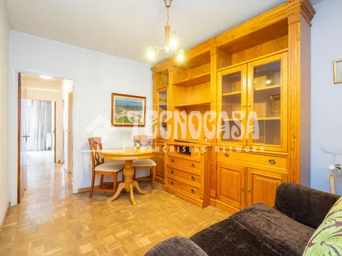Flat in calle Lucano - Photo 3