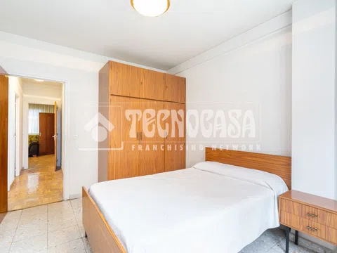 Flat in calle Lucano - Photo 7