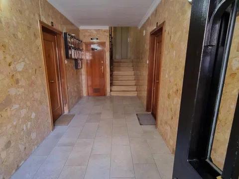 Flat - Photo 2