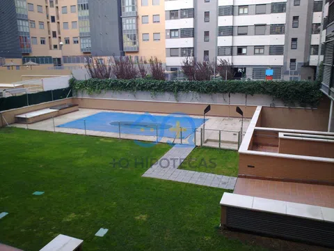 Flat - Photo 1