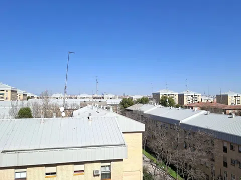 Flat in calle Pradolonguillo - Photo 15
