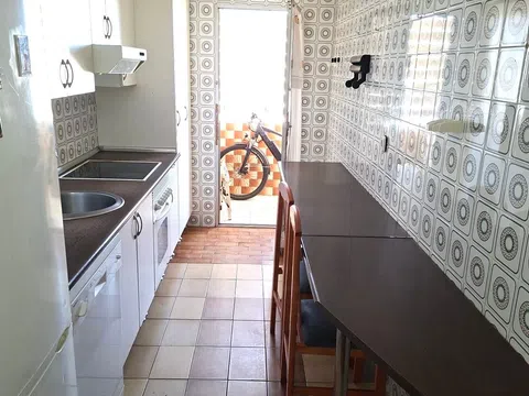 Flat in calle Pradolonguillo - Photo 3