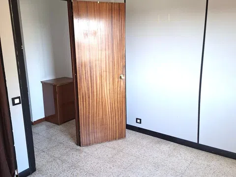 Flat in calle Pradolonguillo - Photo 9
