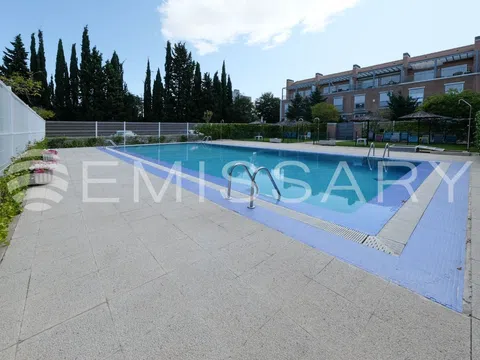 Terraced house in avenida de Logroño - Photo 1