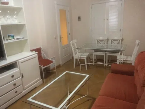 Flat in calle de la Infanta María, 7 - Photo 1