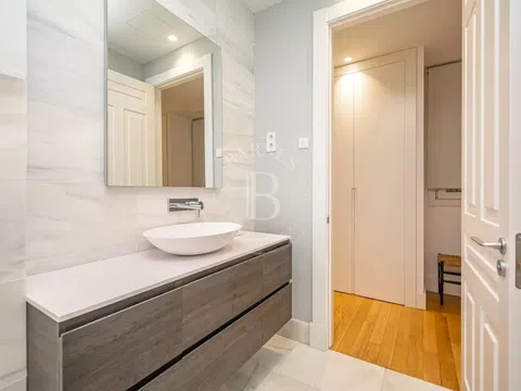 Flat in calle de Valverde - Photo 20