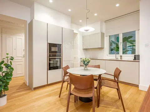 Flat in calle de Valverde - Photo 3