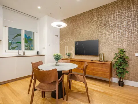 Flat in calle de Valverde - Photo 4