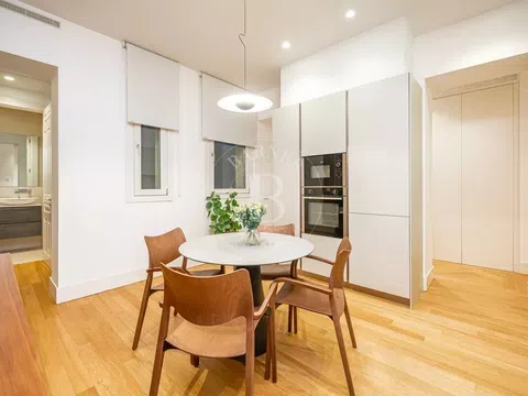 Flat in calle de Valverde - Photo 6