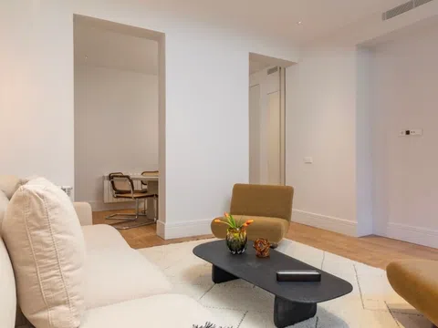 Flat in calle de Castelló - Photo 5