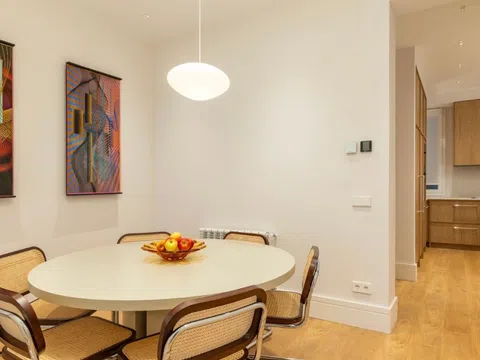 Flat in calle de Castelló - Photo 8