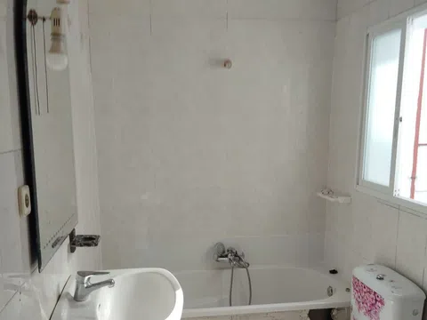 Flat in calle de Mercedes Arteaga - Photo 5