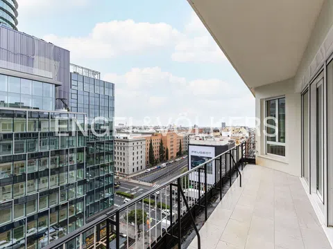 Flat in calle de Raimundo Fernández Villaverde - Photo 2