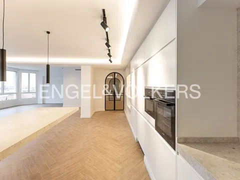 Flat in calle de Raimundo Fernández Villaverde - Photo 17