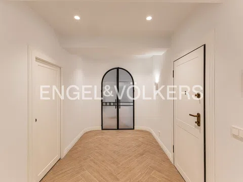 Flat in calle de Raimundo Fernández Villaverde - Photo 18