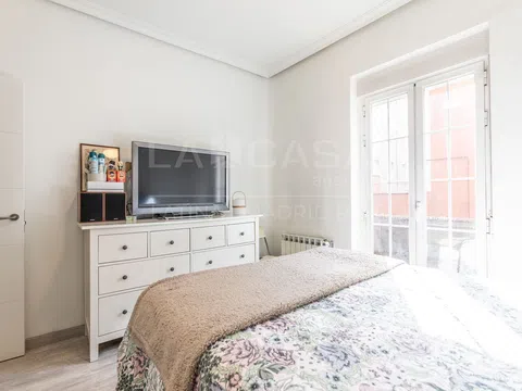 Flat in calle de la Grandeza Española - Photo 17