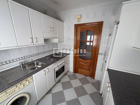 Flat in calle de Gutierre de Cetina - Photo 15