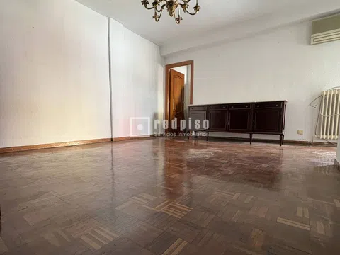 Flat in calle de Gutierre de Cetina - Photo 4